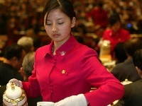 人民大会堂服务员的十年 用专业与坚守诠释会议服务
